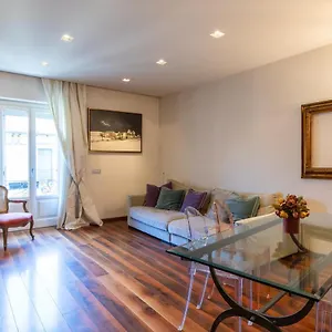 Porta Venezia- Design Apartment, 2-bedrooms, Netflix, Wifi Apartment