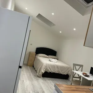  Homestay Next To Gatwick United Kingdom