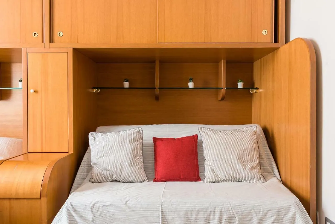 Apartment Chiarilu Near The Center Politecnico Fair And City Life Milan Italy