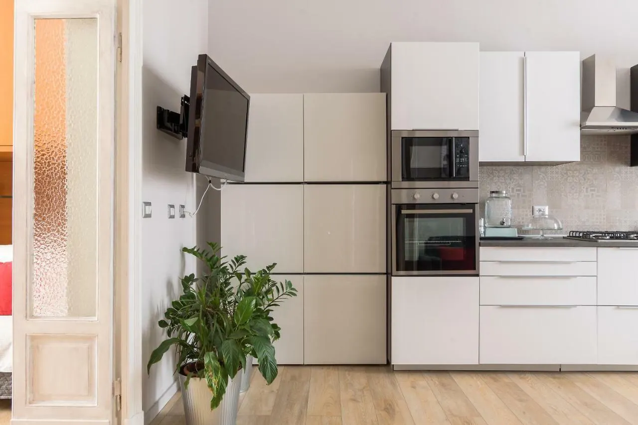 Apartment Chiarilu Near The Center Politecnico Fair And City Life Milan Italy